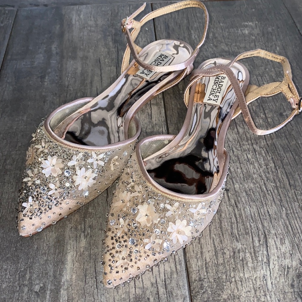 Women’s BADGLEY MISHKA flat shoes size 9 check out pictures thanks 🙏